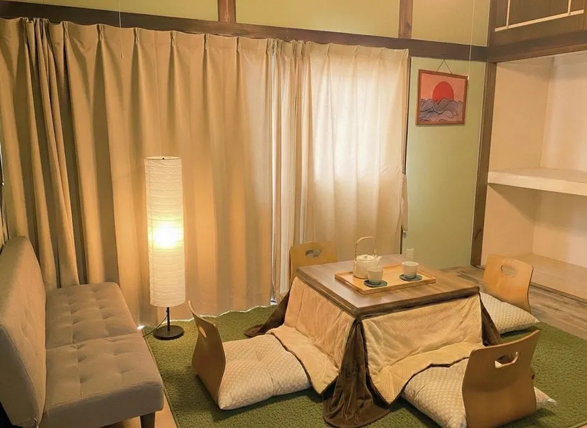 Komone House - Image 1