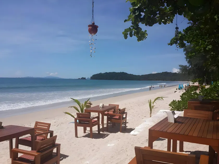 JJ Beach Resort & JJ Seafood - Image 1