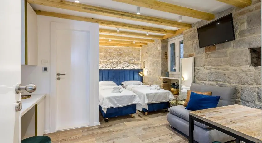 Miara Luxury Rooms - Image 1
