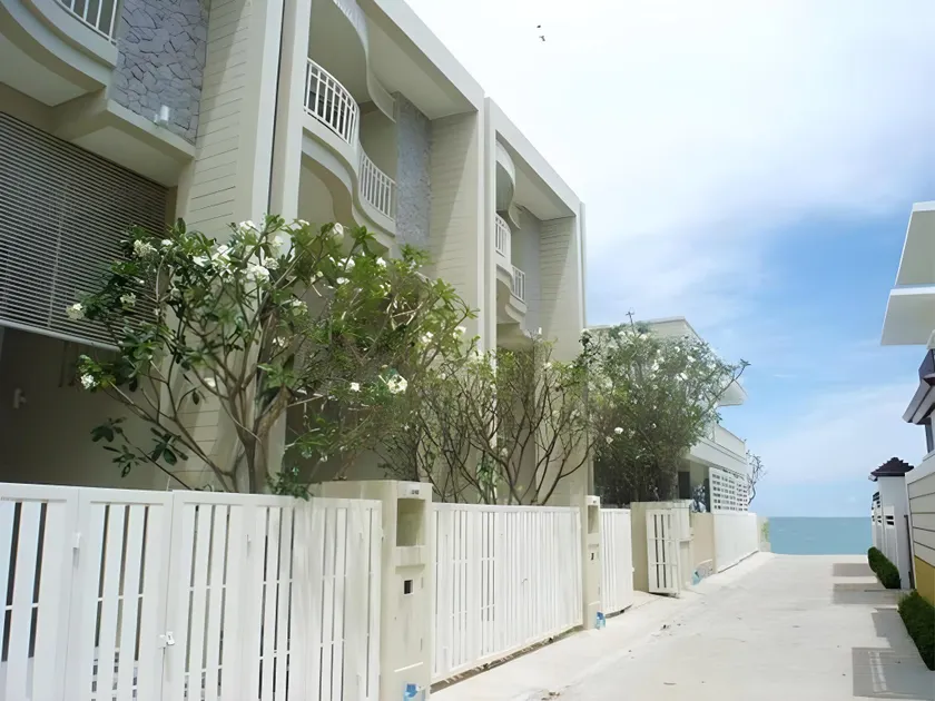 Baan Sea Talay Service Apartment - Image 1