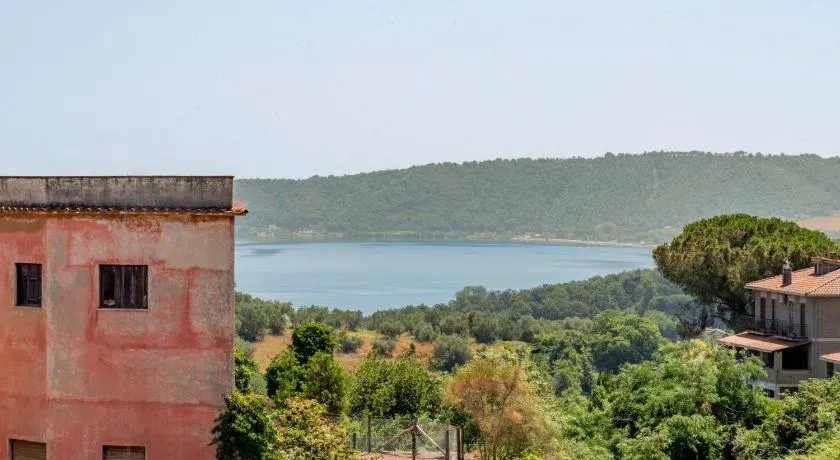 Aura Apartment - VISTA LAGO - CENTRO STORICO - Image 1