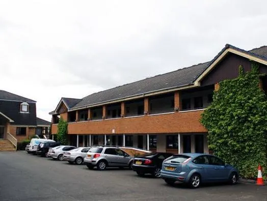 Richmond Park Hotel - Image 1