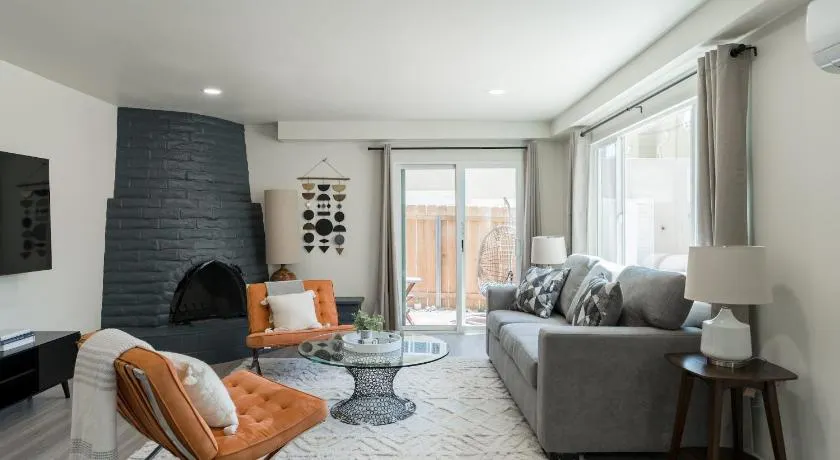 The Rosemont - La Jolla Luxury - Image 1