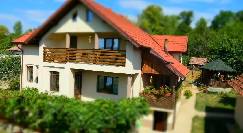Casa Smeilor Horezu - Image 1