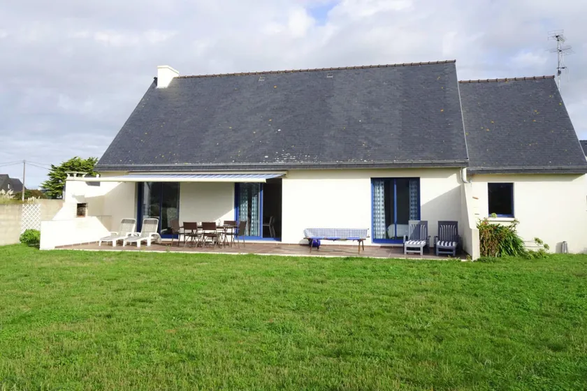 Holiday Home in Le Guilvinec near Sandy Beach - Image 1
