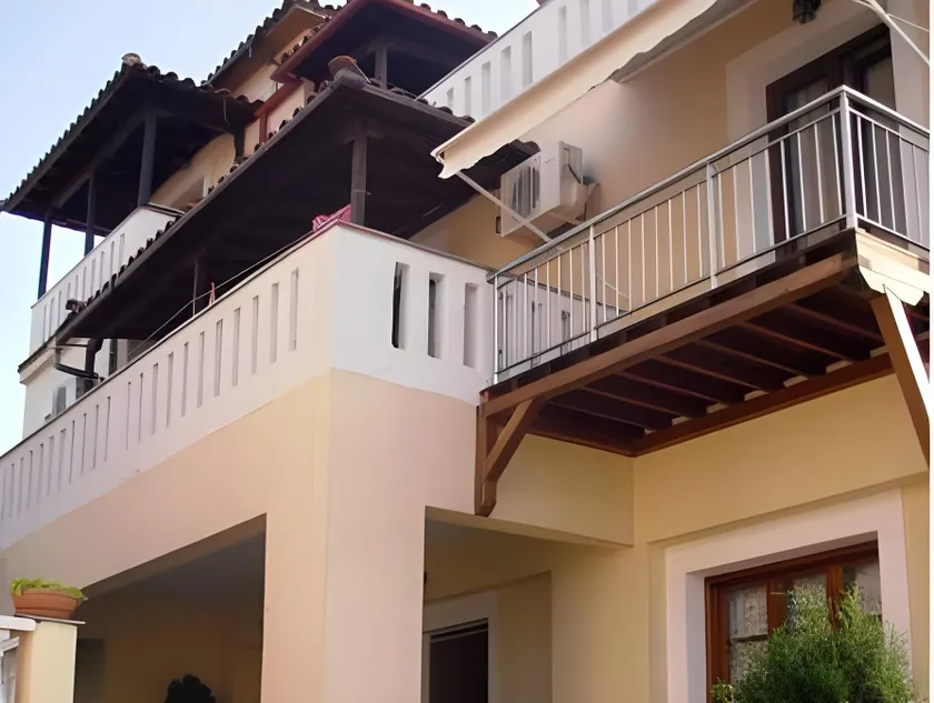 Ikos Studios and Apartments - Image 1