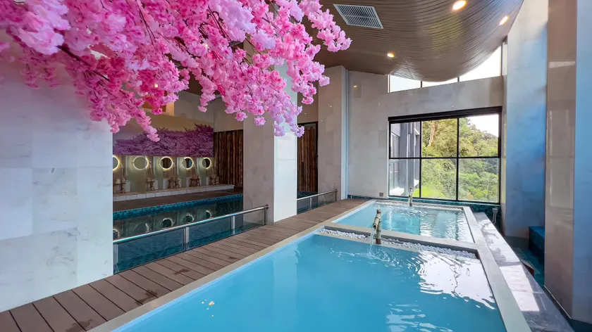 The Yanné, Onsen Hotel - Image 1