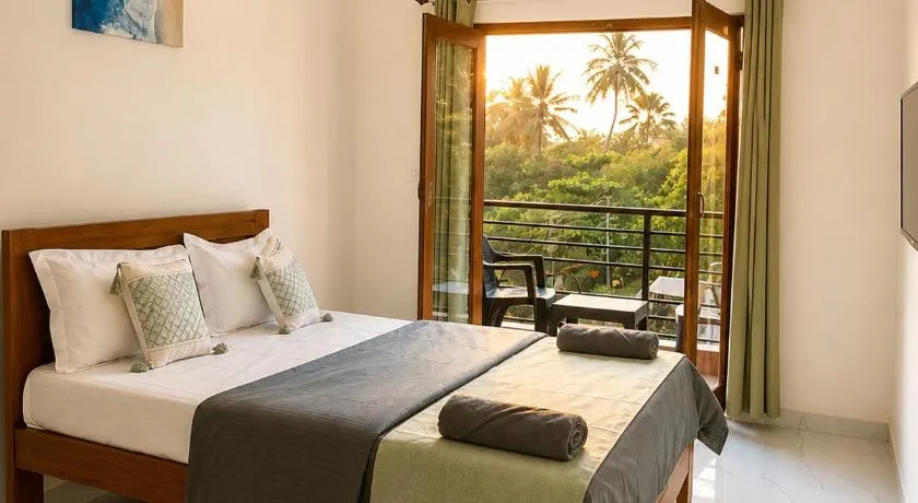 Clares Cove Guest House - Image 1