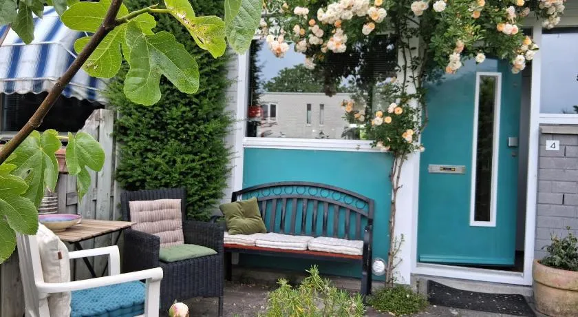 House nearby Amsterdam - Image 1
