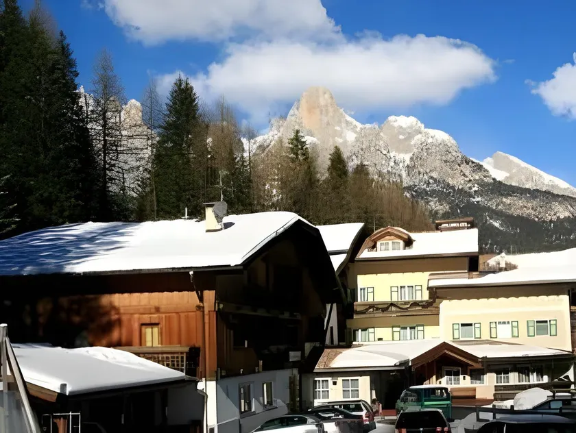 Hotel Valacia - Image 1
