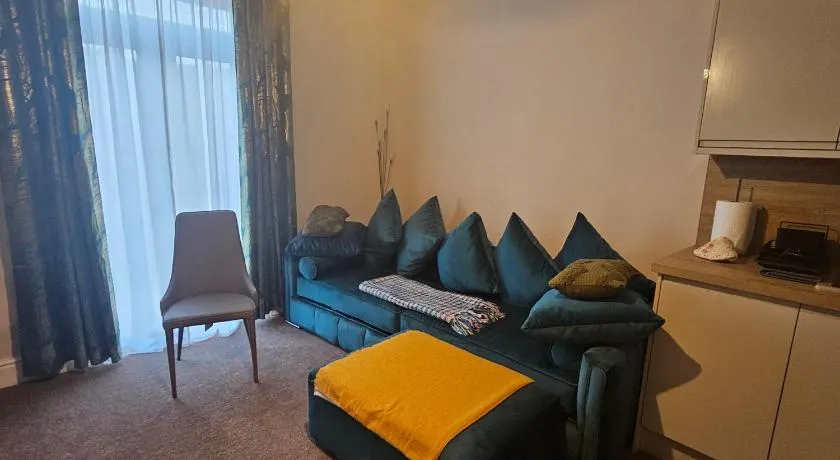 Apartment Mary Street - Image 1