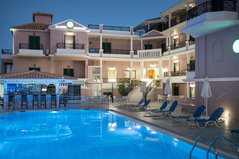 Alamis Hotel & Apartments - Image 1