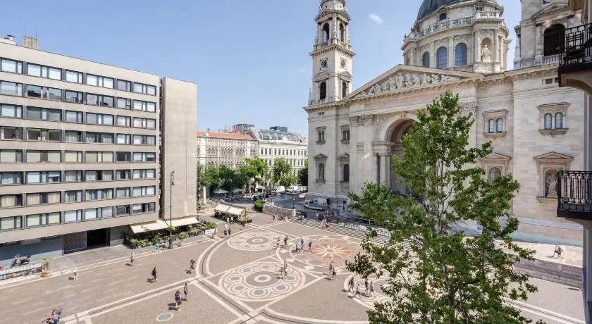 Heart of Budapest Luxury Apartment with Amazing View - Image 1