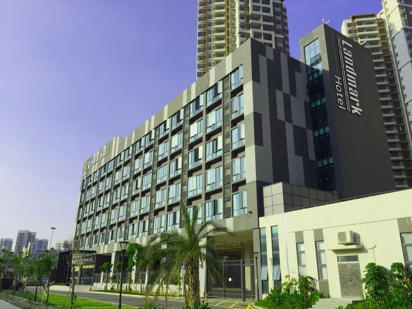 Landmark Hotel - Image 1