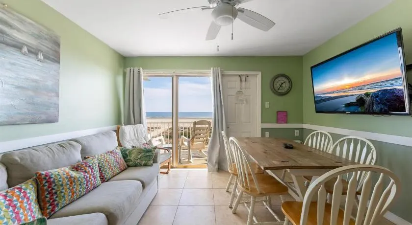 Above The Sea - 1 BR Condo w/ a Pool & Ocean Views - Image 1