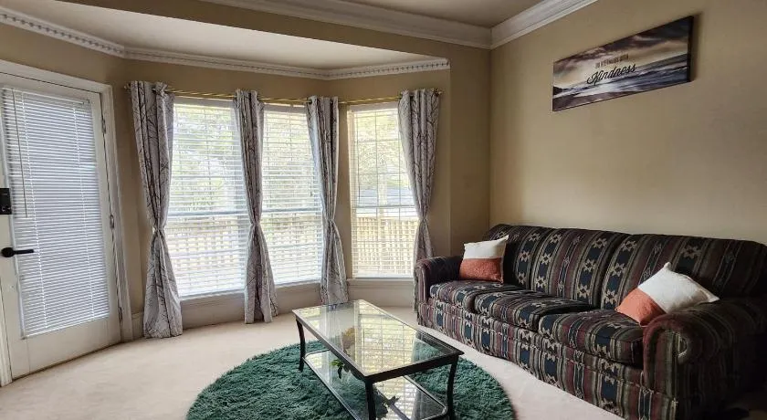 Outer Access Room in Family Home - Image 1