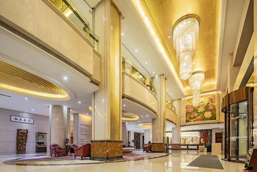 Golden Ray International Hotel - Image 1
