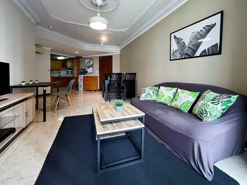 Large and Strategic Rasuna Apt 3BR with WiFi &Pool - Image 1