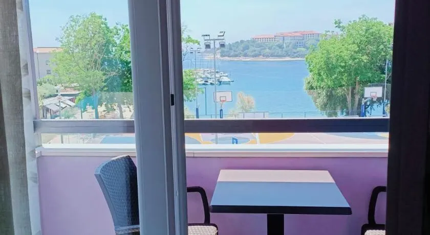 ApartHotel Viola - Image 1