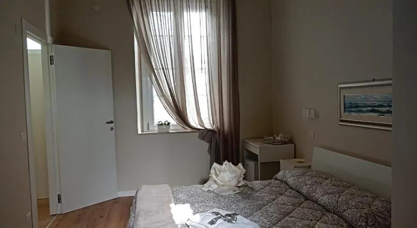 Room 369 - Image 1