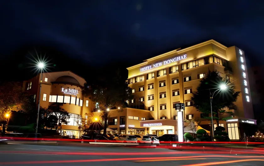 New Donghae Tourist Hotel - Image 1