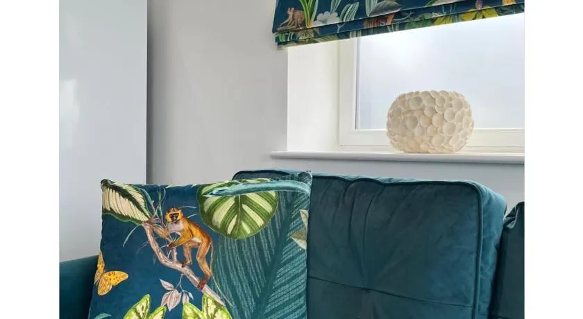 The Hideout (Garden Flat, 4 Dragon Road) - Image 1
