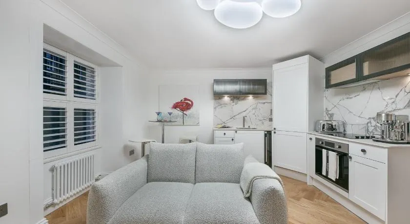 Crown Street Suite 1 - Grampian Lettings - Image 1