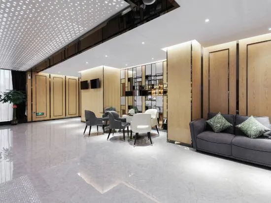 Couple Expert Boutique Hotel (Dongmen Old Street Station) - Image 1