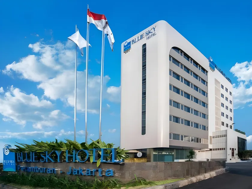 Blue Sky Hotel Petamburan - Image 1