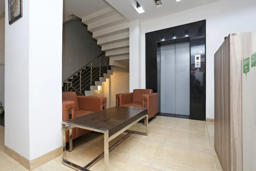 Hotel O Cyber Inn - Image 1