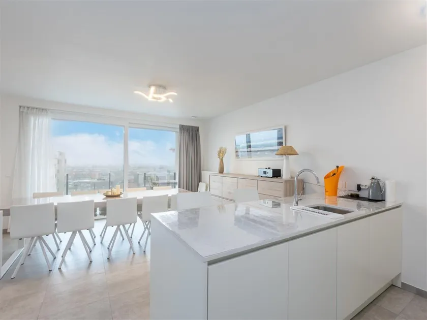 Apartment by the Beach with Panoramic Views - Image 1