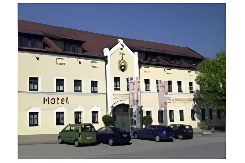 Landhotel Schlappinger-Hof - Image 1