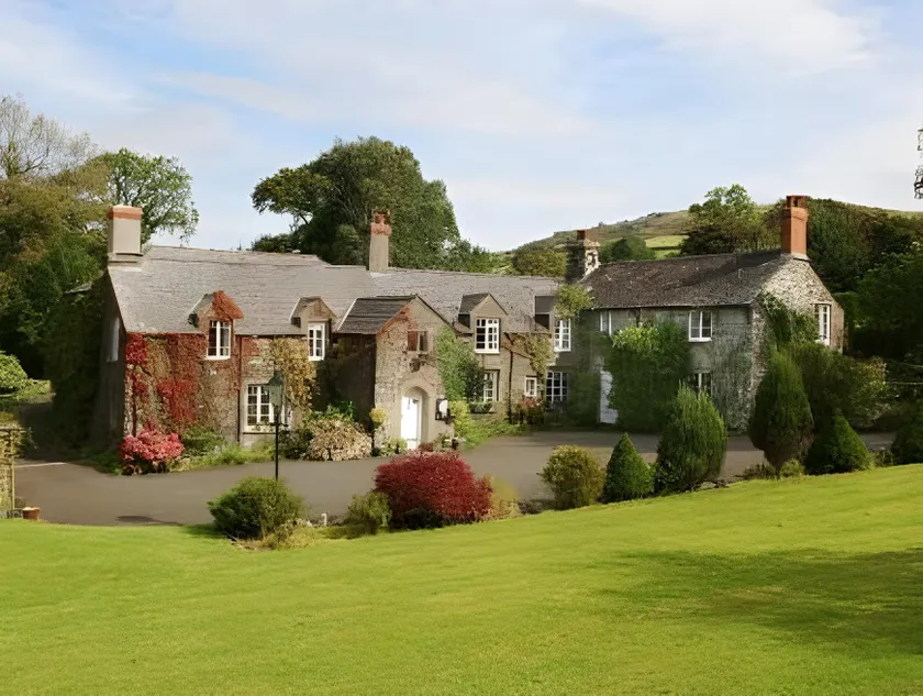 Collaven Manor - Image 1