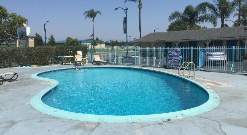 Frontier Motel - Image 1