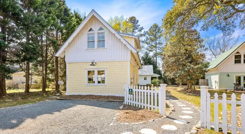 Ic2 - Endless Summer Cottage - Image 1