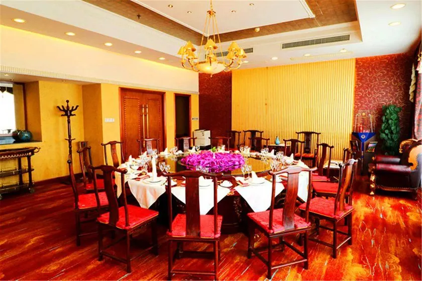 Zhengzhou Cheered Hotel - Image 1