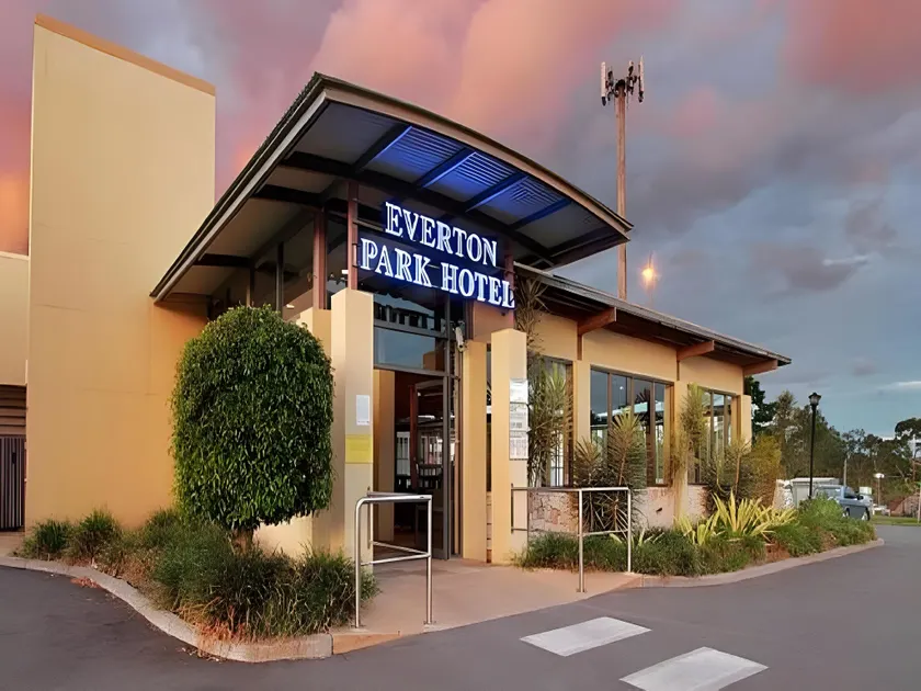 Everton Park Hotel - Image 1