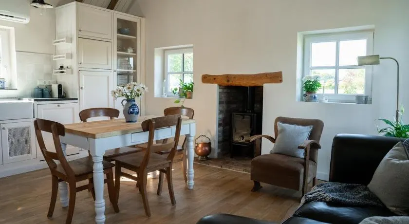 Charming Dutch Country Cottage with Private Garden - Image 1