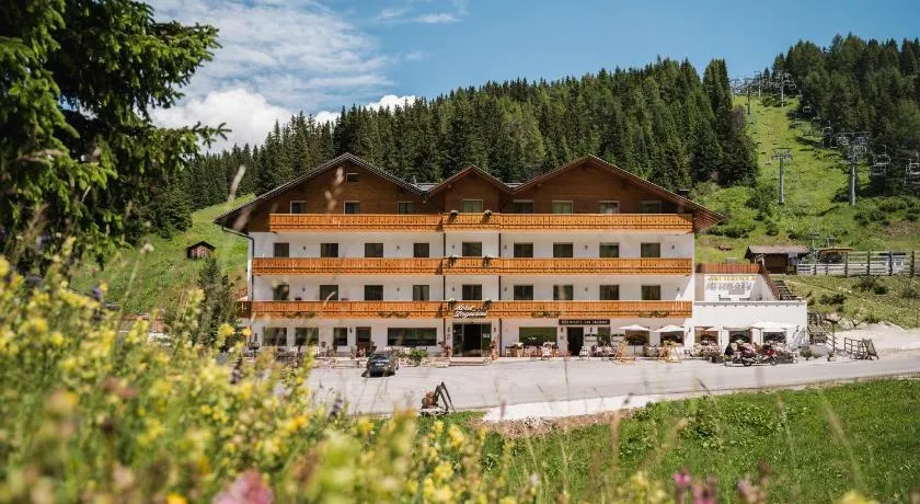 Laguscei Dolomites Mountain Hotel - Image 1