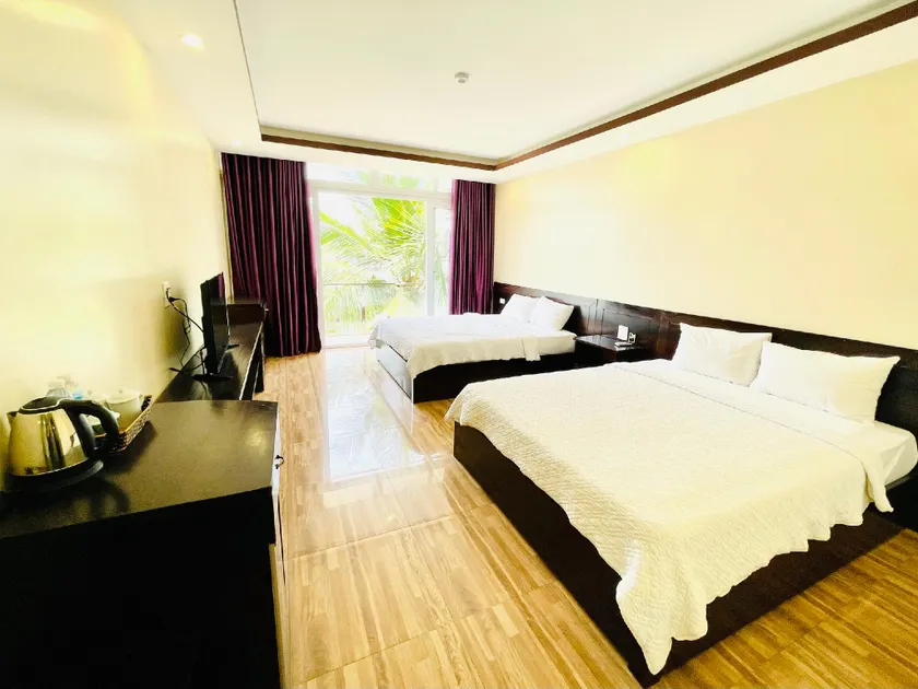 Tuan Chau Havana Hotel - Image 1