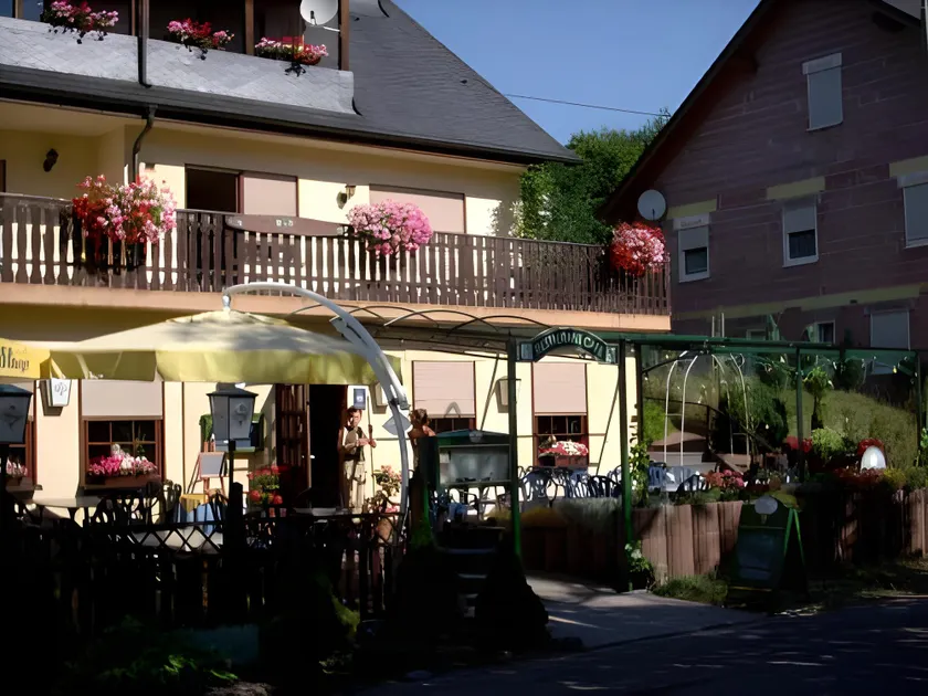 Hotel Zur Brücke - Image 1