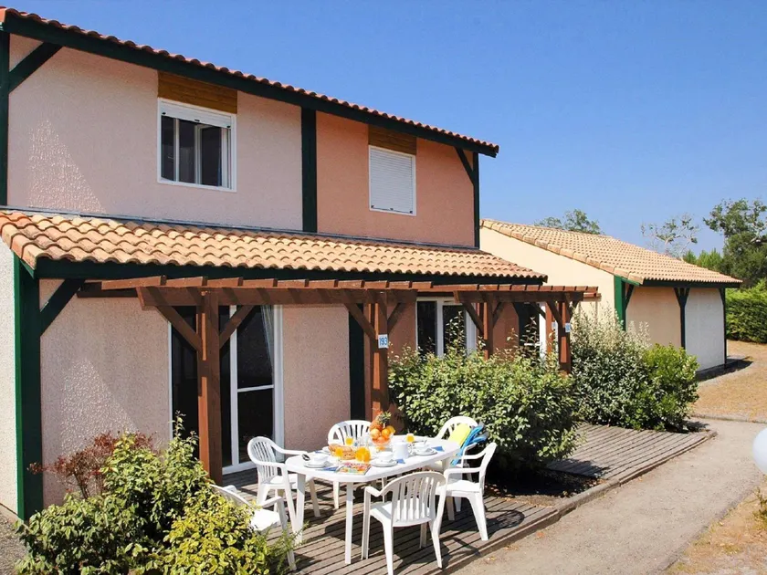 Maison charmante à Soustons avec piscine et jardin - Image 1