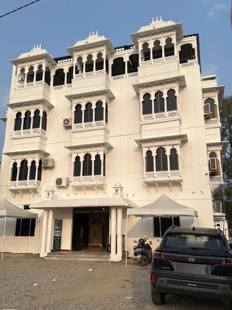 Lotus hotel - Image 1