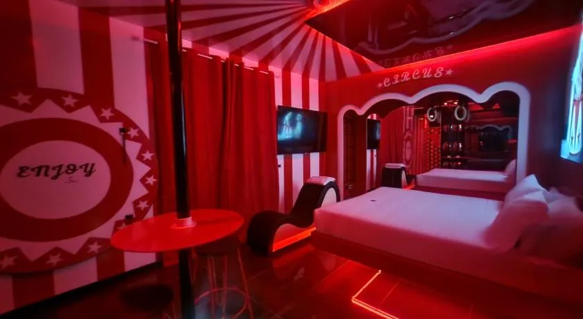 C rooms - Suite a tema con vasca - Motel Monza - Image 1