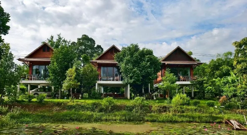 บ้านกลางเกาะ รีสอร์ท - Image 1