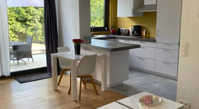 Appartement met groot terras - Image 1