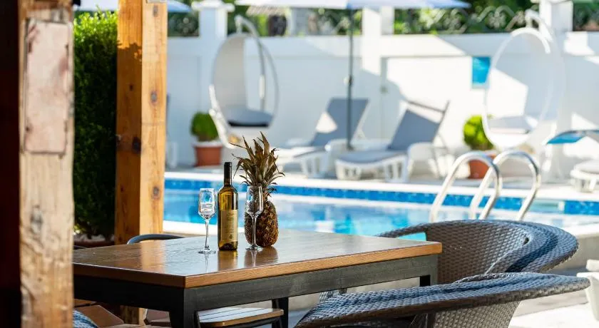 Delfin Apartments - Image 1