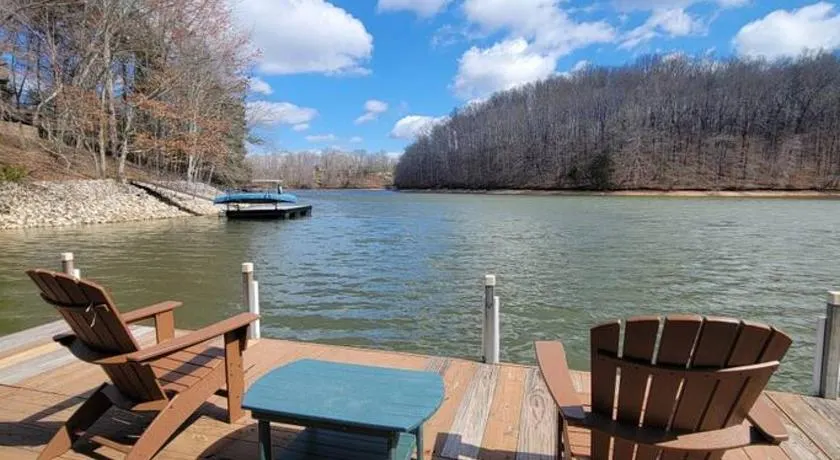 Lakeside Haven Dock/Slip Fire Pit Game Room Kayaks - Image 1