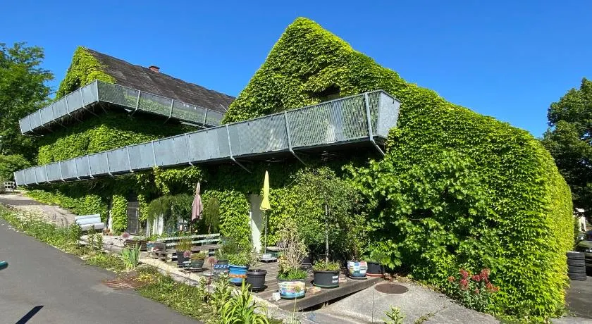 Wohnen zwischen Therme und Golf - Image 1