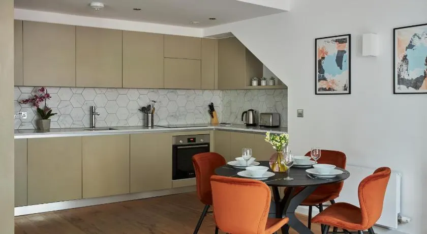 Hammersmith Mews by Viridian Apartments - Image 1